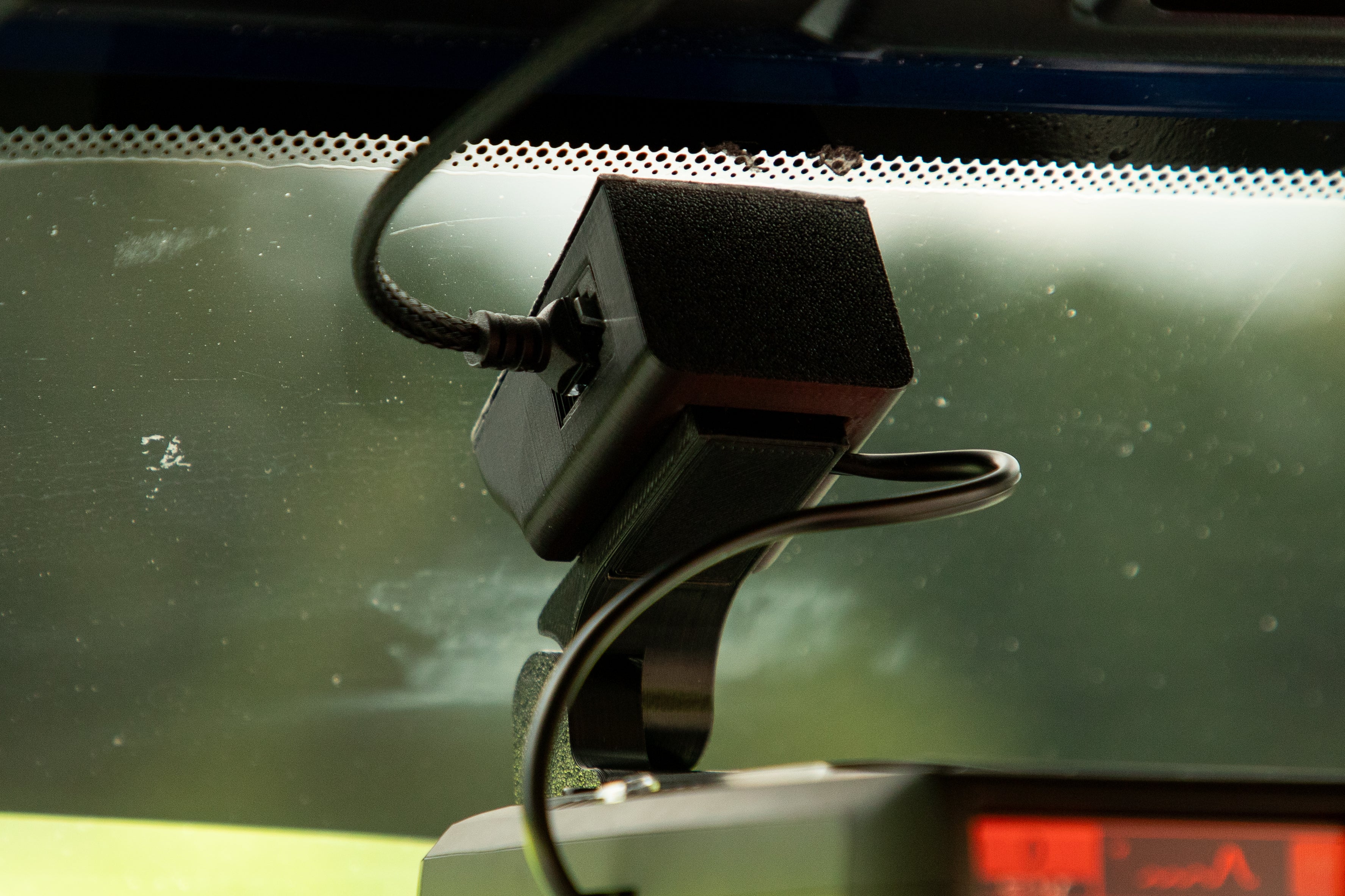 BurgerMount V2 Quickrelease Mount for Uniden R1/R3